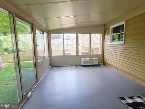 Exterior - 402 W Maple Ave, Sterling, VA 20164 photo 15 of 19