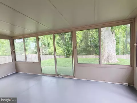 Exterior - 402 W Maple Ave, Sterling, VA 20164 photo 17 of 19