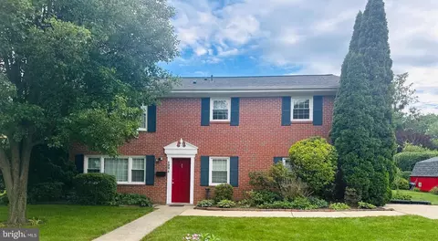 122 Belmont Dr SW, Leesburg, VA 20175