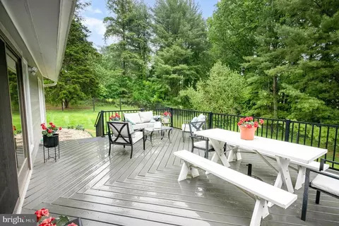 Exterior - 16222 Hampton Rd, Hamilton, VA 20158 photo 3 of 3
