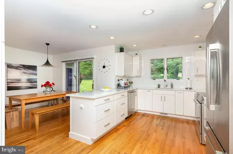 Kitchen - 16222 Hampton Rd, Hamilton, VA 20158 photo 1 of 3