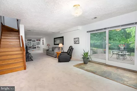 Living - 16222 Hampton Rd, Hamilton, VA 20158 photo 1 of 2