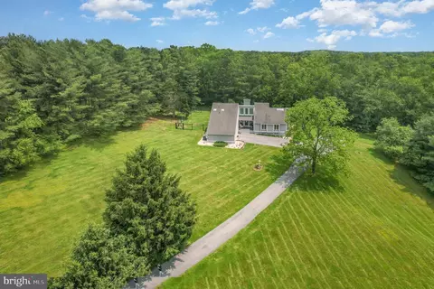 16222 Hampton Rd, Hamilton, VA 20158