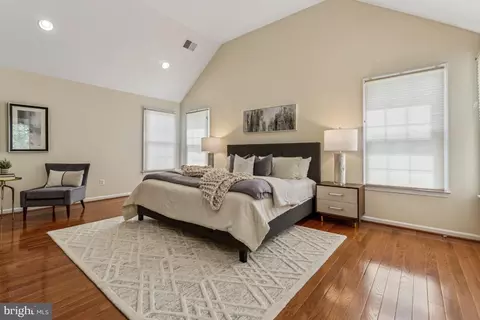 Bedroom - 43229 Augustine Pl, Ashburn, VA 20147 photo 1 of 4
