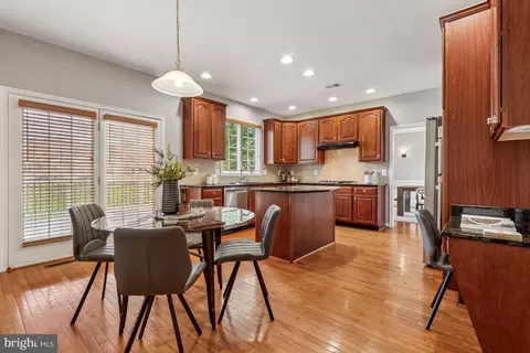 Kitchen - 43229 Augustine Pl, Ashburn, VA 20147 photo 7 of 9