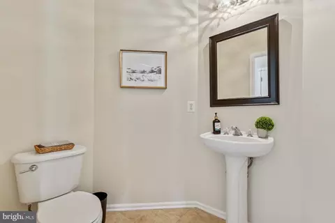 Entry Way - 43229 Augustine Pl, Ashburn, VA 20147 photo 1 of 2