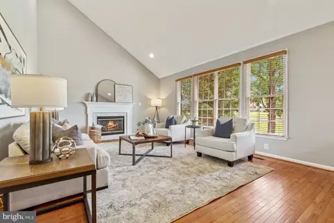 Living - 43229 Augustine Pl, Ashburn, VA 20147 photo 2 of 5