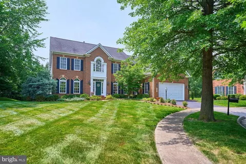 19083 Parallel Bluffs Ct, Leesburg, VA 20176