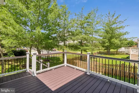Exterior - 25487 Dabner Dr, Chantilly, VA 20152 photo 3 of 9