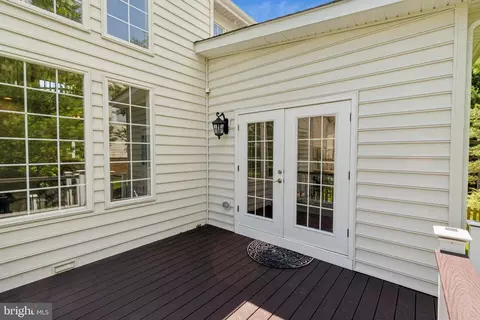 Exterior - 25487 Dabner Dr, Chantilly, VA 20152 photo 4 of 9