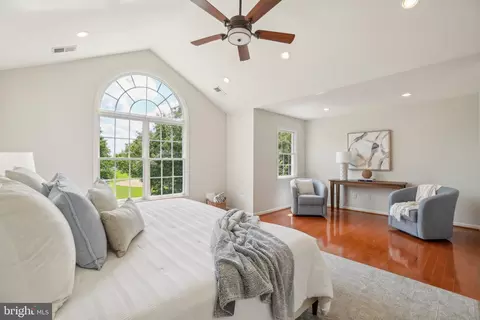 Bedroom - 25487 Dabner Dr, Chantilly, VA 20152 photo 2 of 5