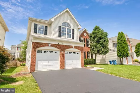 Exterior - 25487 Dabner Dr, Chantilly, VA 20152 photo 5 of 9