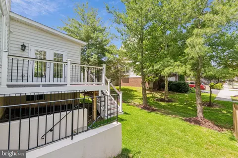 Exterior - 25487 Dabner Dr, Chantilly, VA 20152 photo 6 of 9