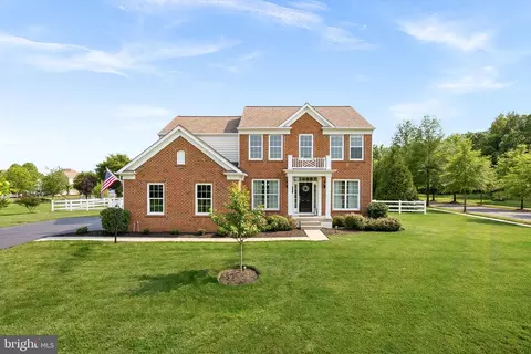 41311 Silverside Dr, Leesburg, VA 20175