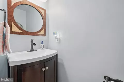 Entry Way - 25892 Pinebluff, Chantilly, VA 20152 photo 5 of 5