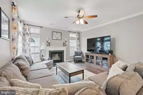 Entry Way - 25892 Pinebluff, Chantilly, VA 20152 photo 4 of 5