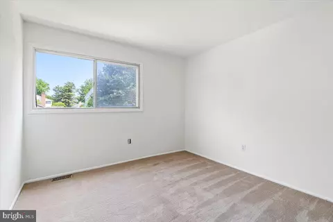 Bedroom - 167 S Fox Rd, Sterling, VA 20164 photo 6 of 7