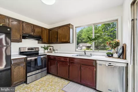 Kitchen - 167 S Fox Rd, Sterling, VA 20164 photo 2 of 2