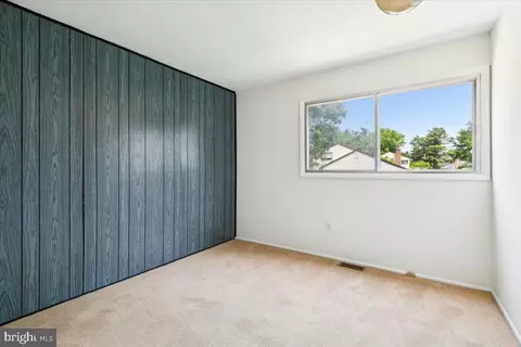 Bedroom - 167 S Fox Rd, Sterling, VA 20164 photo 3 of 7