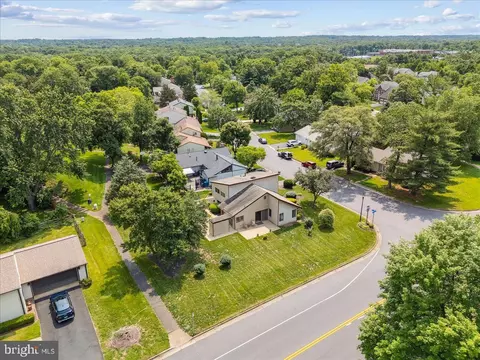 View/Area - 167 S Fox Rd, Sterling, VA 20164 photo 3 of 9