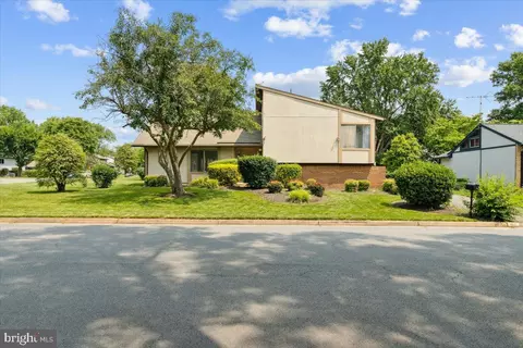 167 S Fox Rd, Sterling, VA 20164
