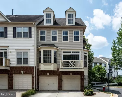 46367 Pryor Sq #84, Sterling, VA 20165
