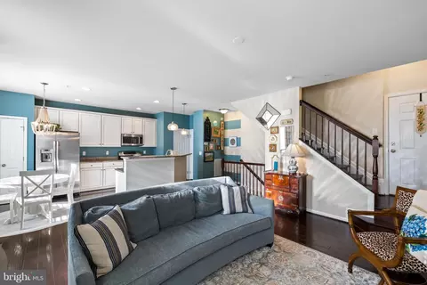 25211 Briargate Ter, Chantilly, VA 20152 photo 6