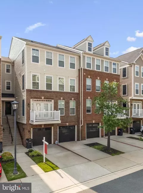 25211 Briargate Ter, Chantilly, VA 20152 photo 2