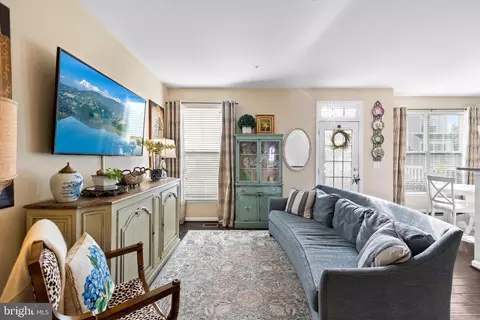25211 Briargate Ter, Chantilly, VA 20152 photo 4