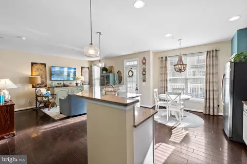 25211 Briargate Ter, Chantilly, VA 20152 photo 14