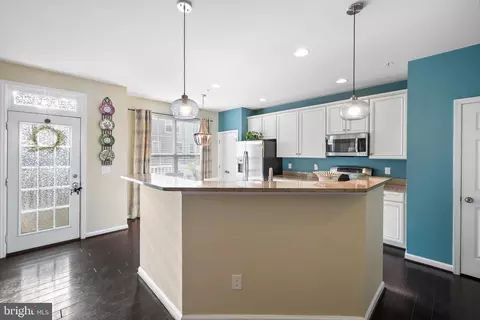 25211 Briargate Ter, Chantilly, VA 20152 photo 7