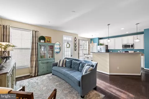 25211 Briargate Ter, Chantilly, VA 20152 photo 5