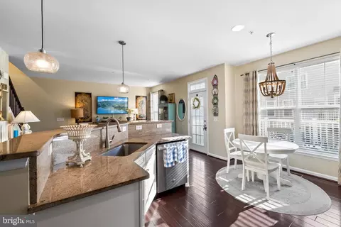 25211 Briargate Ter, Chantilly, VA 20152 photo 16