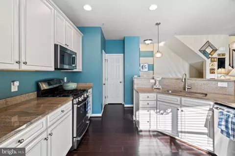 25211 Briargate Ter, Chantilly, VA 20152 photo 13