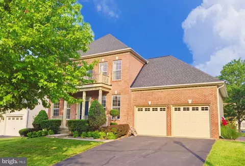 35547 Sarasota St, Round Hill, VA 20141