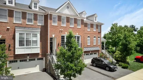 204 Cenning Ter, Purcellville, VA 20132