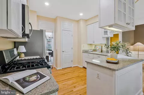 20931 Trinity Sq, Sterling, VA 20165 photo 11