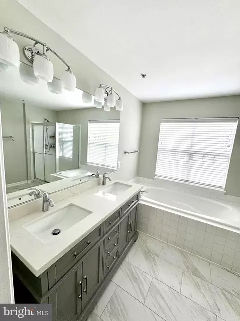 Bath - 43048 Zander Ter, Ashburn, VA 20147 photo 2 of 3