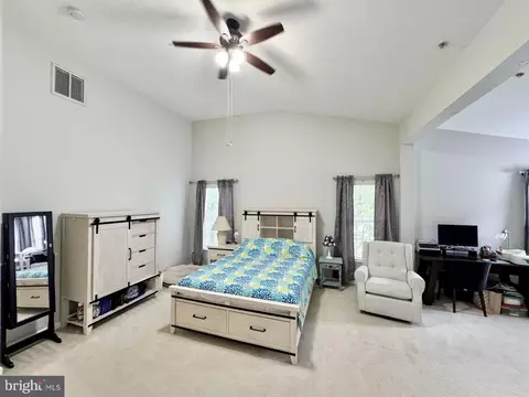 Bedroom - 43048 Zander Ter, Ashburn, VA 20147 photo 4 of 5