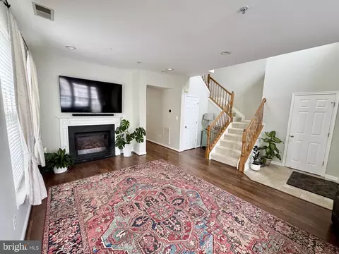 Living - 43048 Zander Ter, Ashburn, VA 20147 photo 1 of 3