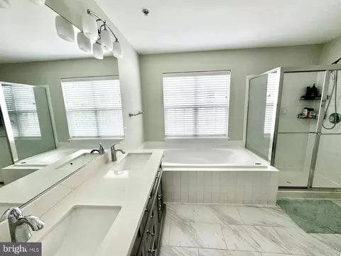Bath - 43048 Zander Ter, Ashburn, VA 20147 photo 3 of 3
