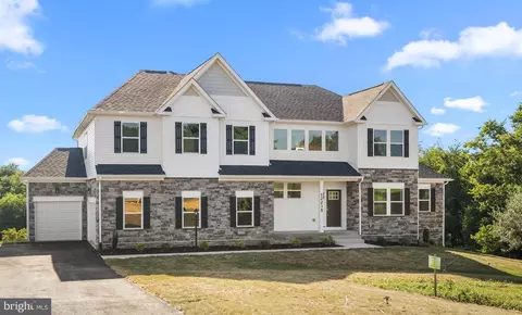 12235 Mary Ln, Lovettsville, VA 20180