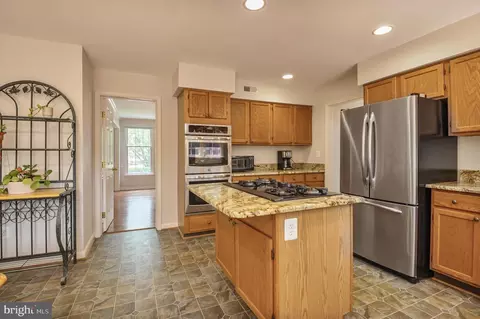 20874 Yellowbloom Ct, Ashburn, VA 20147 photo 12