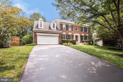 20874 Yellowbloom Ct, Ashburn, VA 20147 photo 2