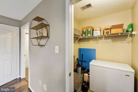 Entry Way - 20605 Cornstalk Ter #101, Ashburn, VA 20147 photo 2 of 4