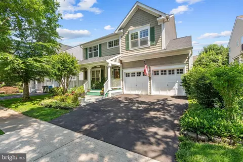 43438 Mink Meadows St, Chantilly, VA 20152