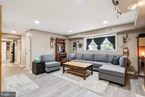 Entry Way - 20 S James St, Hamilton, VA 20158 photo 7 of 7