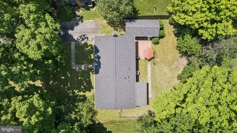 View/Area - 20 S James St, Hamilton, VA 20158 photo 1 of 5