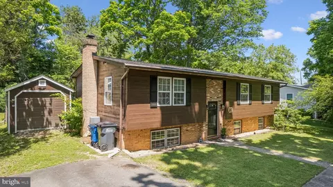 Exterior - 20 S James St, Hamilton, VA 20158 photo 8 of 8