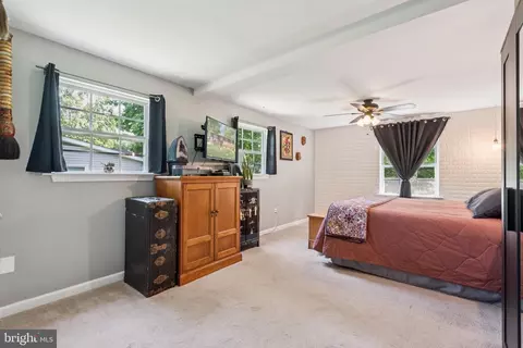 Bedroom - 20 S James St, Hamilton, VA 20158 photo 1 of 6